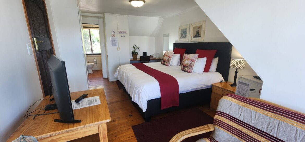Lagoon Lodge- Room 2